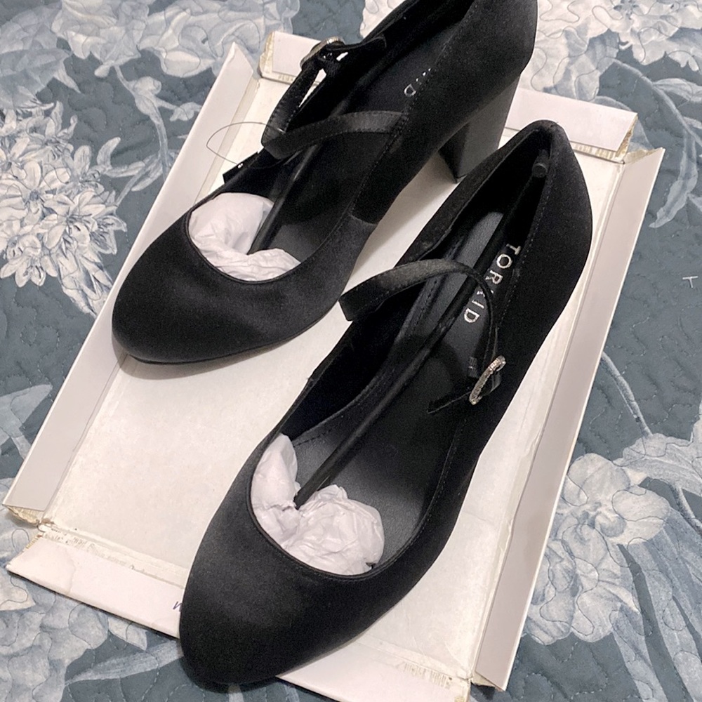 Mary Jane Black Satin Pump - Picture 2 of 5